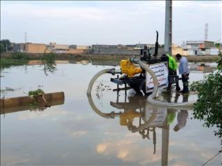 دفع آب های سطحی در مناطقی از شهرستان اهواز توسط شرکت فولاد خوزستان انجام شد