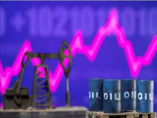 قیمت نفت از قله ۳ ماهه به زیر آمد