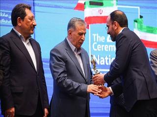 دریافت تندیس صادرکننده نمونه ملی توسط ایساکو