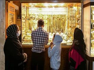 ریزش قیمت طلا، خریداران هیجانی را نقره داغ کرد