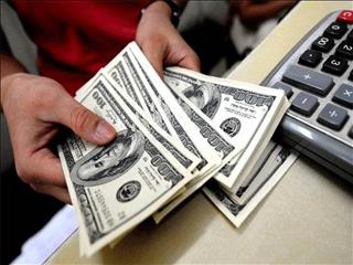 دلار حواله در بازار تجاری به کانال ۷۰ هزار تومان رسید