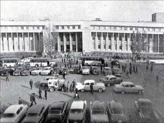 غلامرضا مقدم و گروهی که دفتر اقتصادی را ساختند