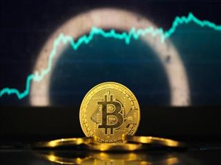 فروش بیت‌کوین در اوج قیمت کاهش یافت